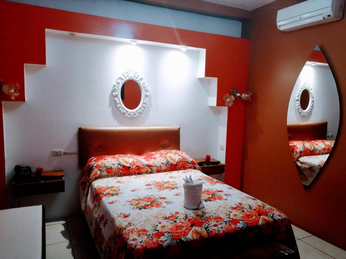 Stylus Hotel อีกีโตส ภายนอก รูปภาพ